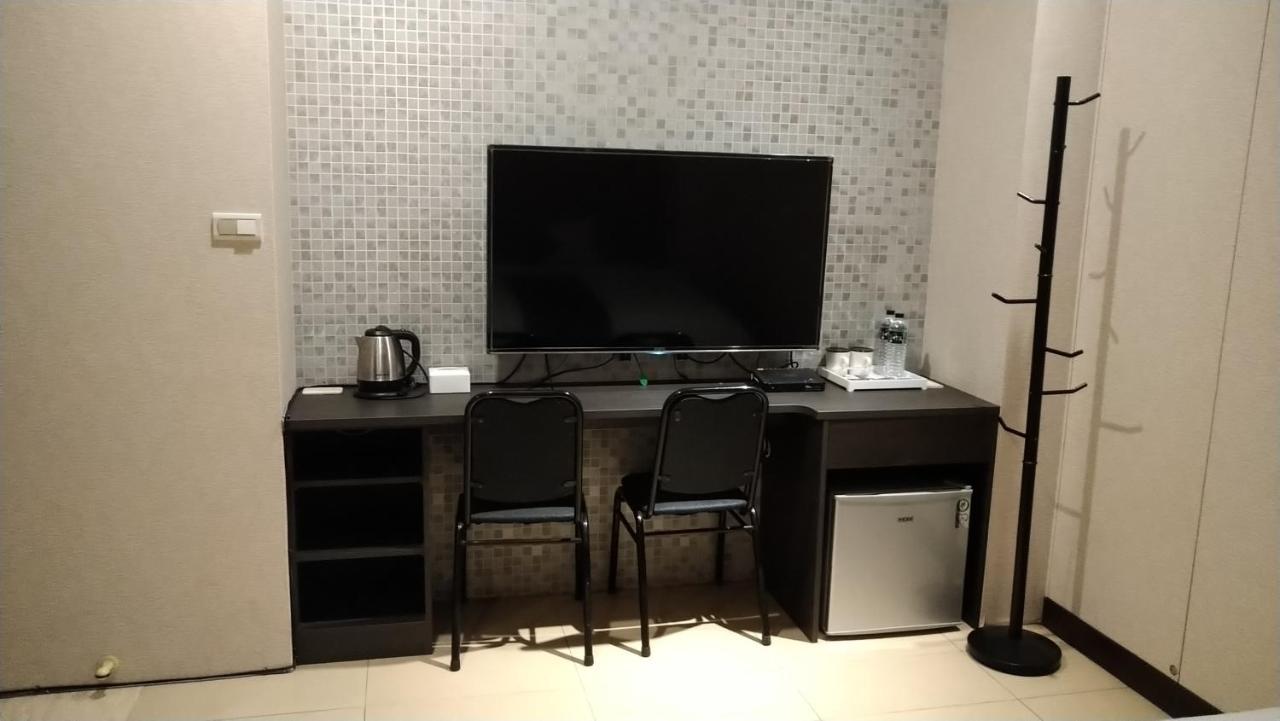 Boston Plus Hotel Chiayi Eksteriør bilde