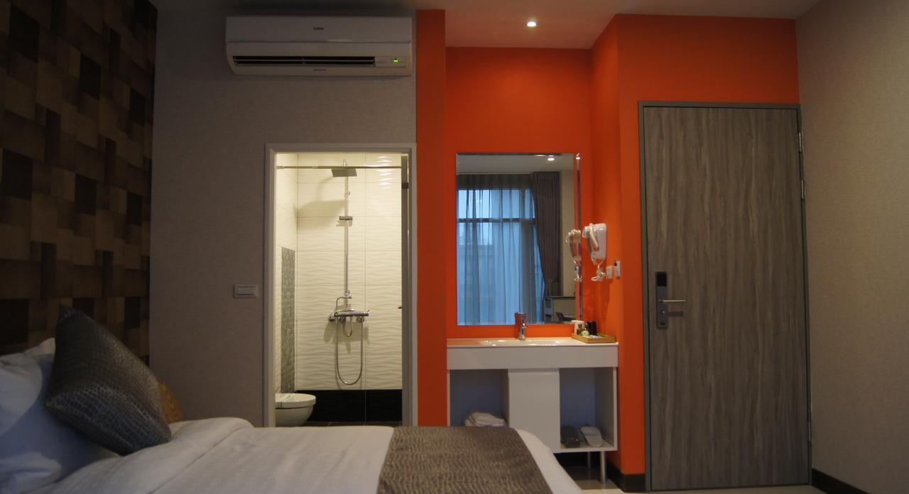 Boston Plus Hotel Chiayi Eksteriør bilde