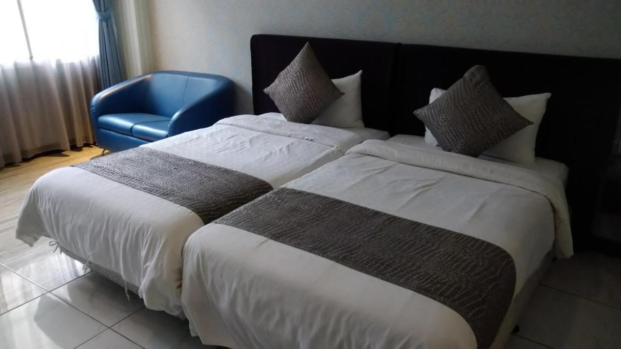Boston Plus Hotel Chiayi Eksteriør bilde